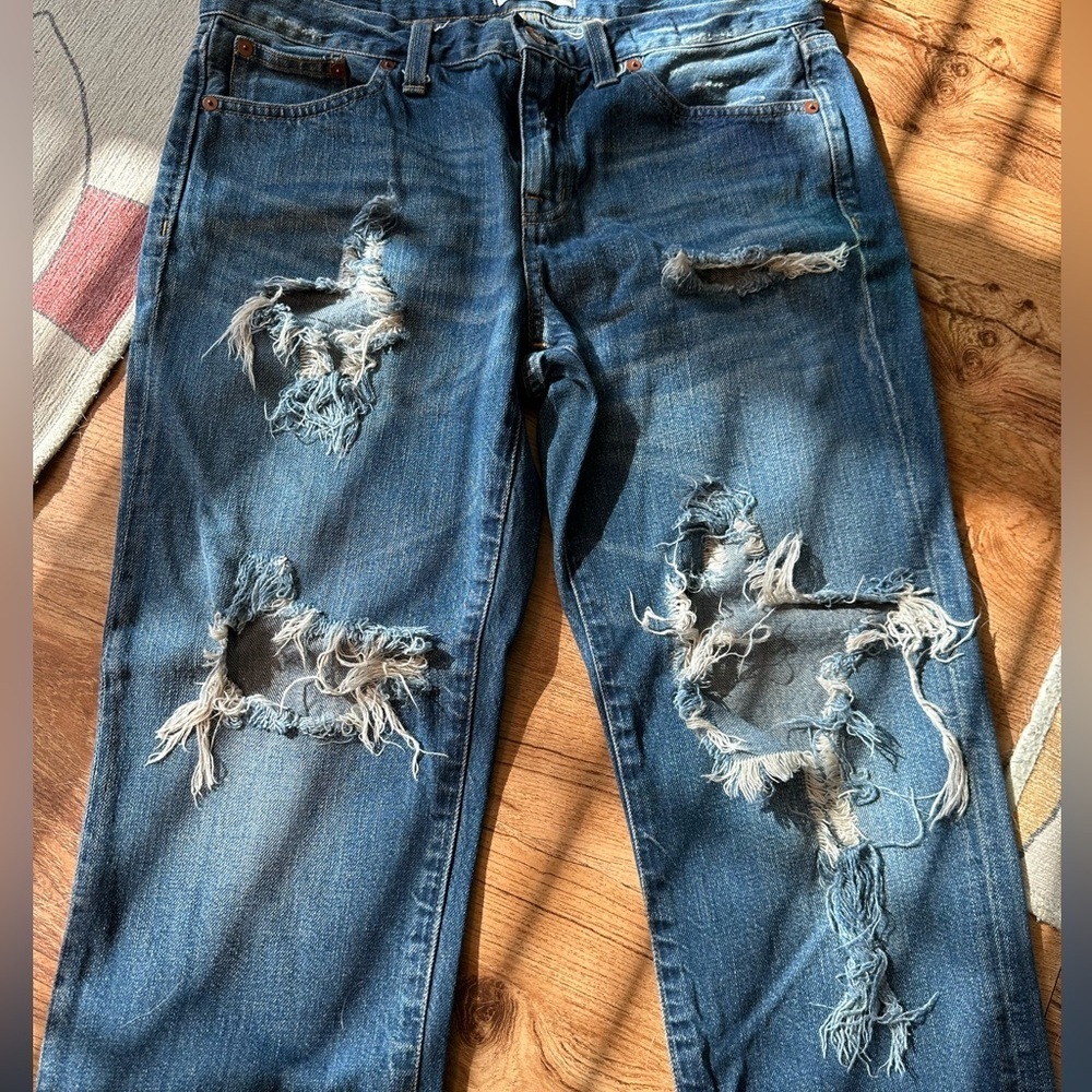 Madewell women’s distressed boyjean style jeans. Size 28. - Picture 2 of 9
